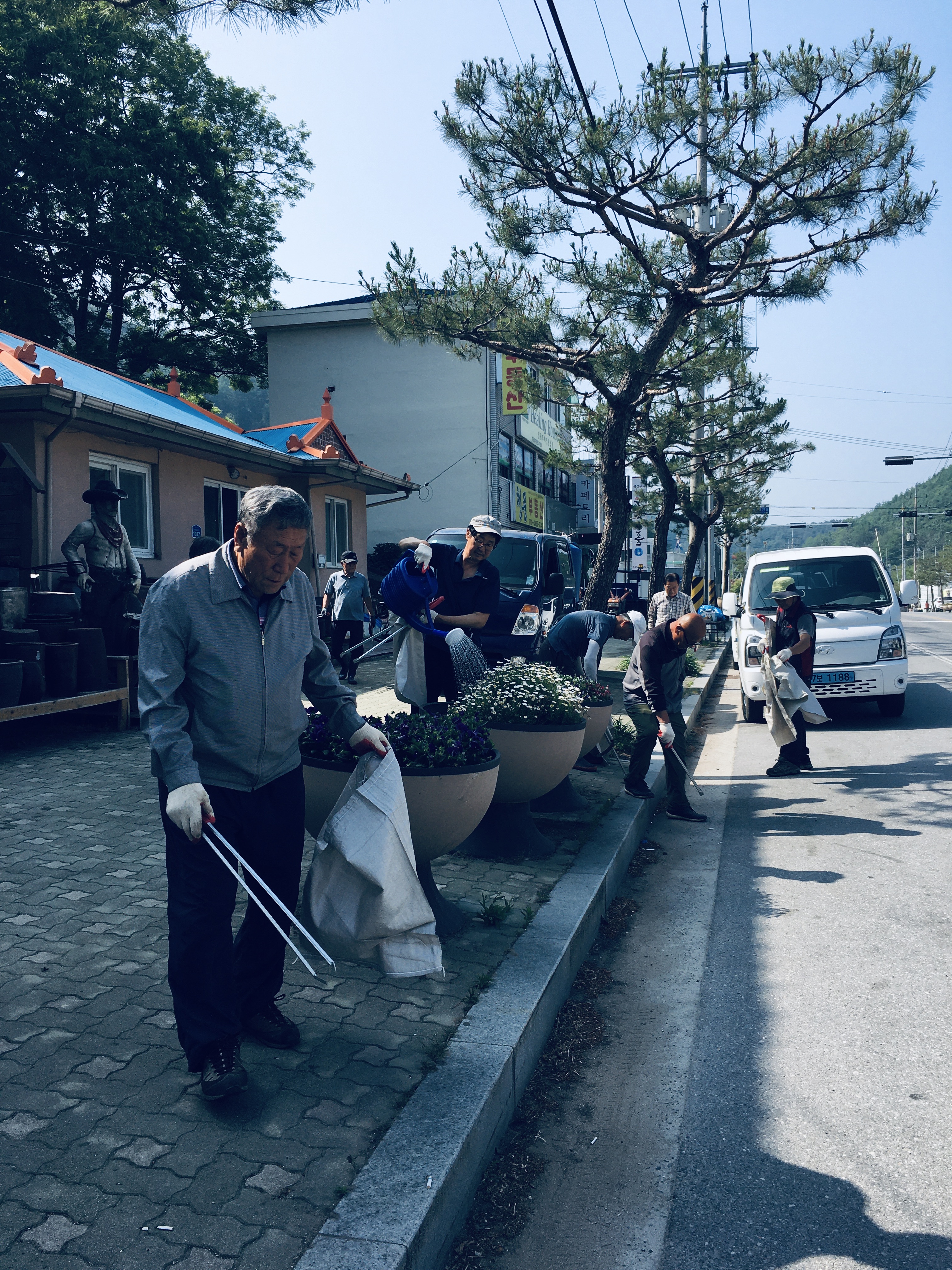 구룡1리 경로당, 마을 대청소