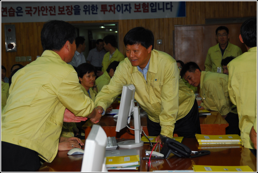 2008 을지연습 종합상황실 방문 이미지